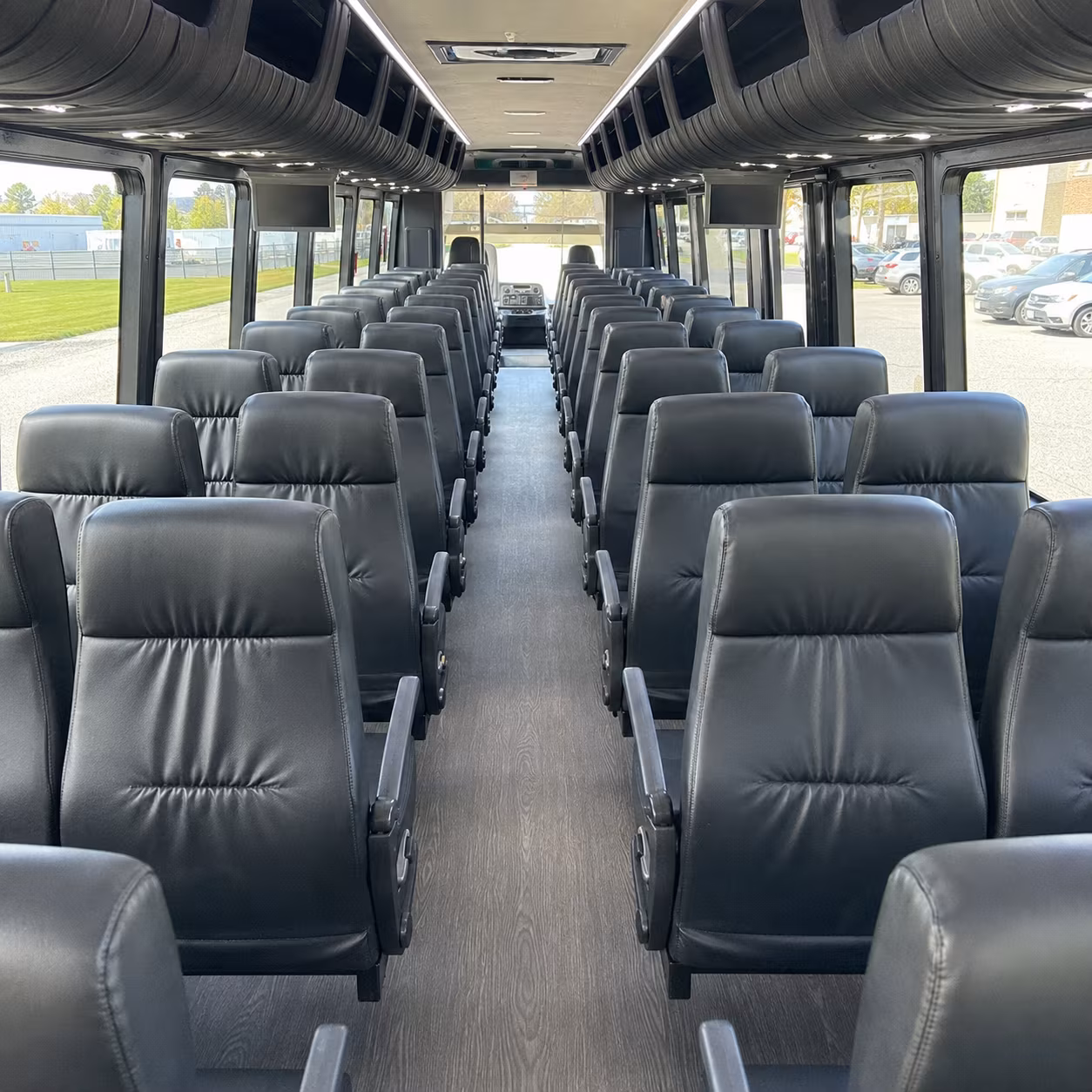 airport transfer buses for novi wedding guests flying into dtw