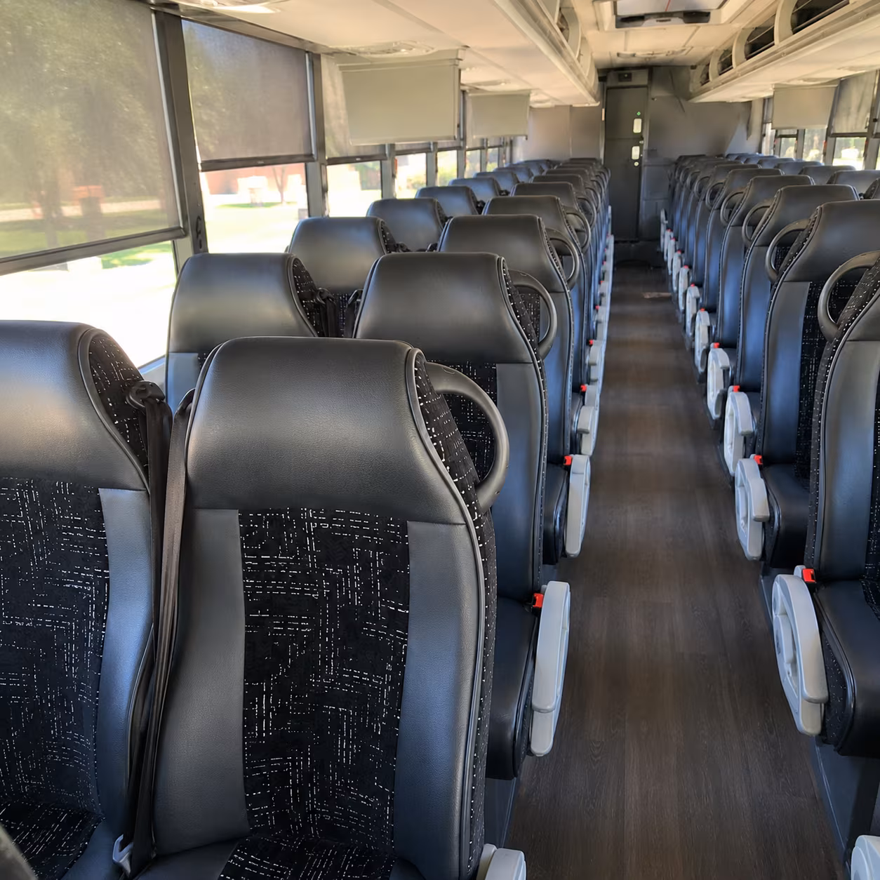 charter buses to michigan wine festivals and tasting events near novi