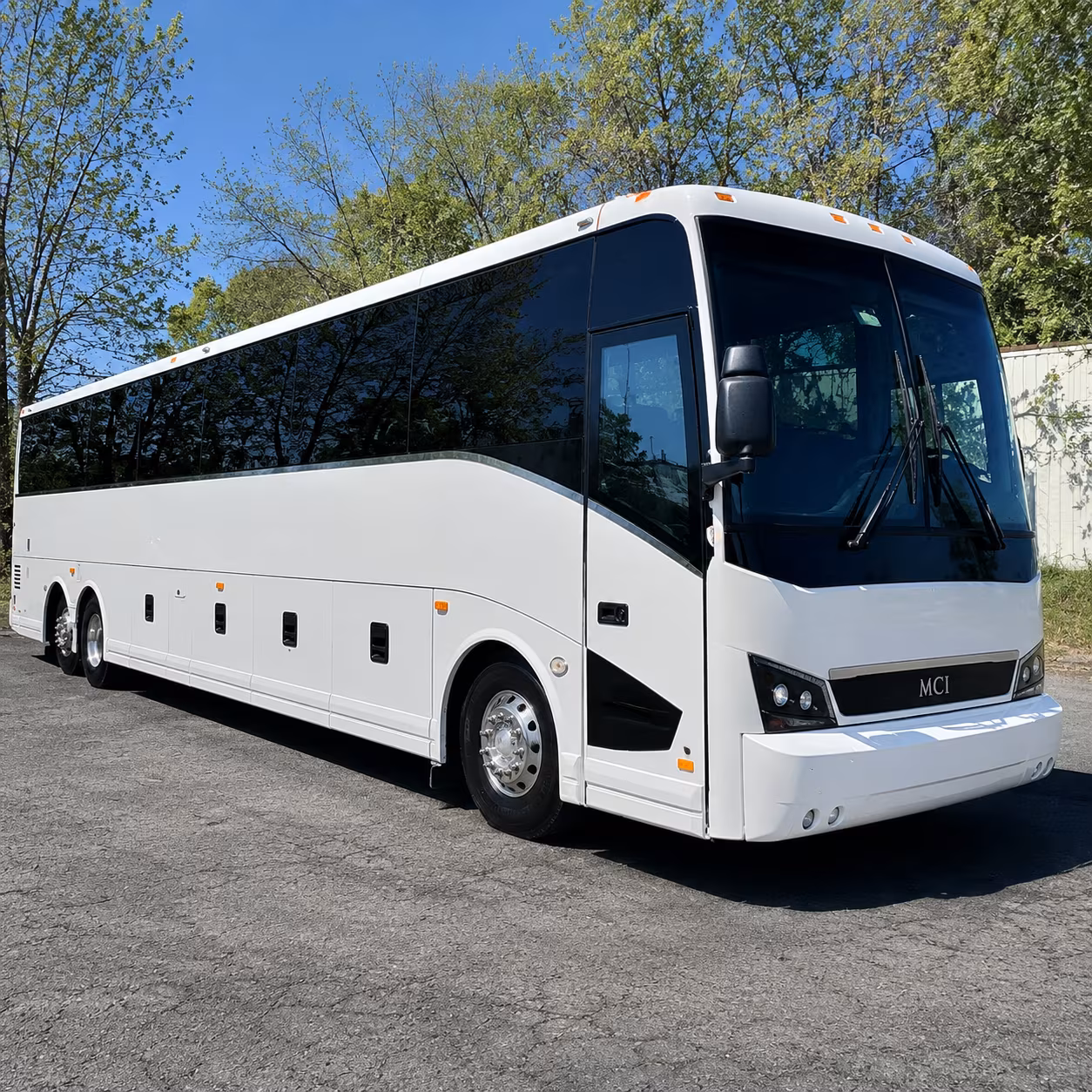 charter buses to pine knob music theatre shows