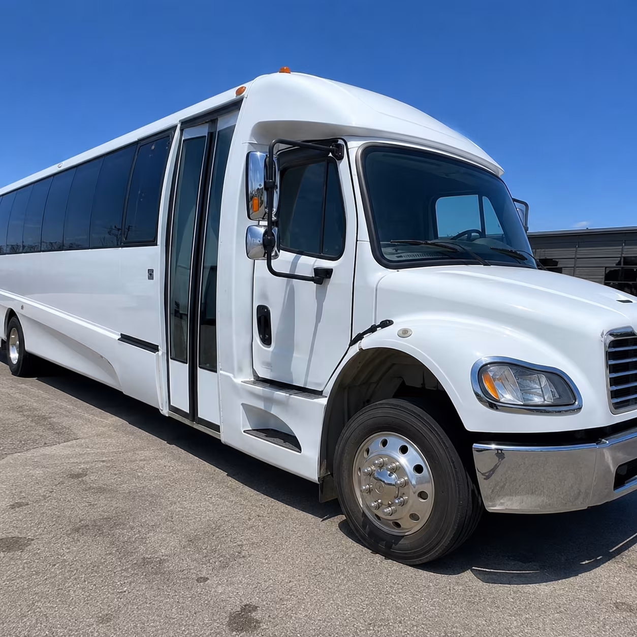 corporate event and conference buses in novi