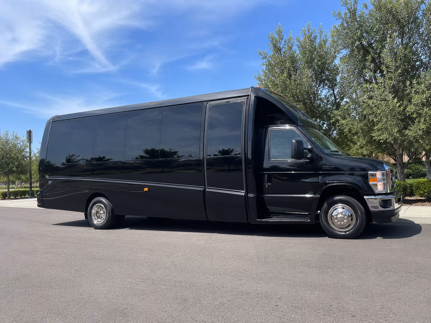 festival shuttle buses for michigan lottery amphitheatre weekends