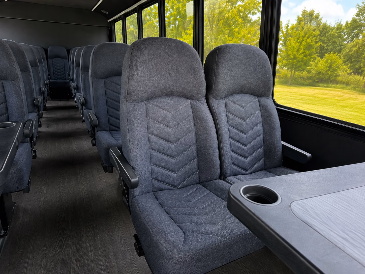 novi 15 passenger minibus interior