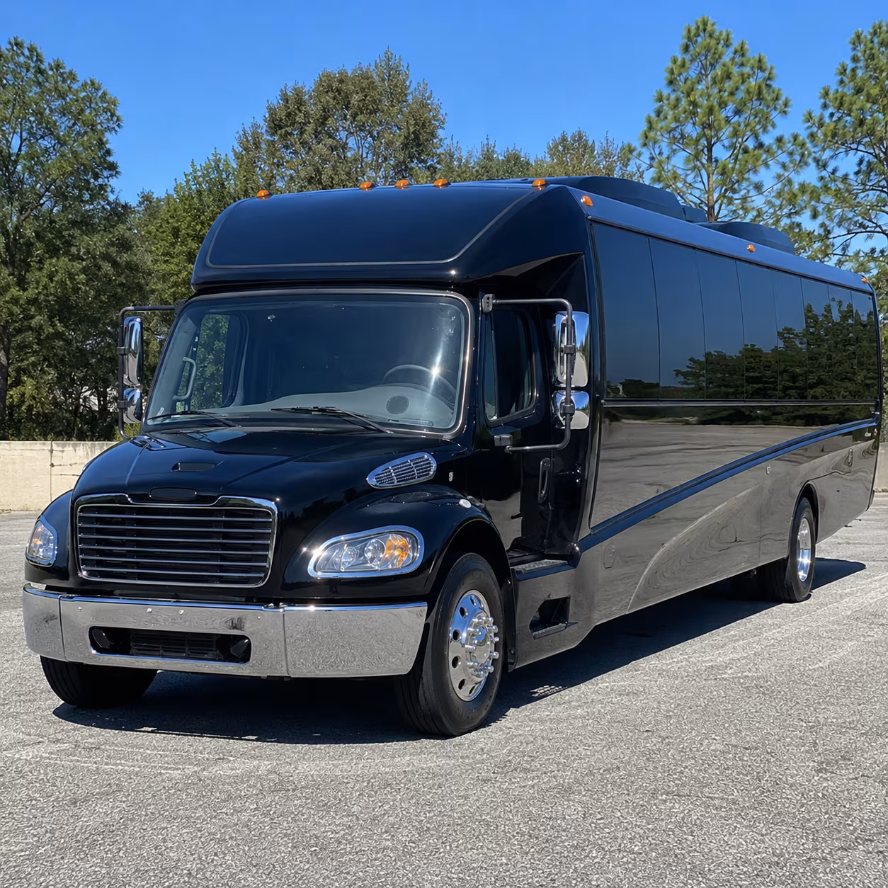 novi 15 passenger minibus