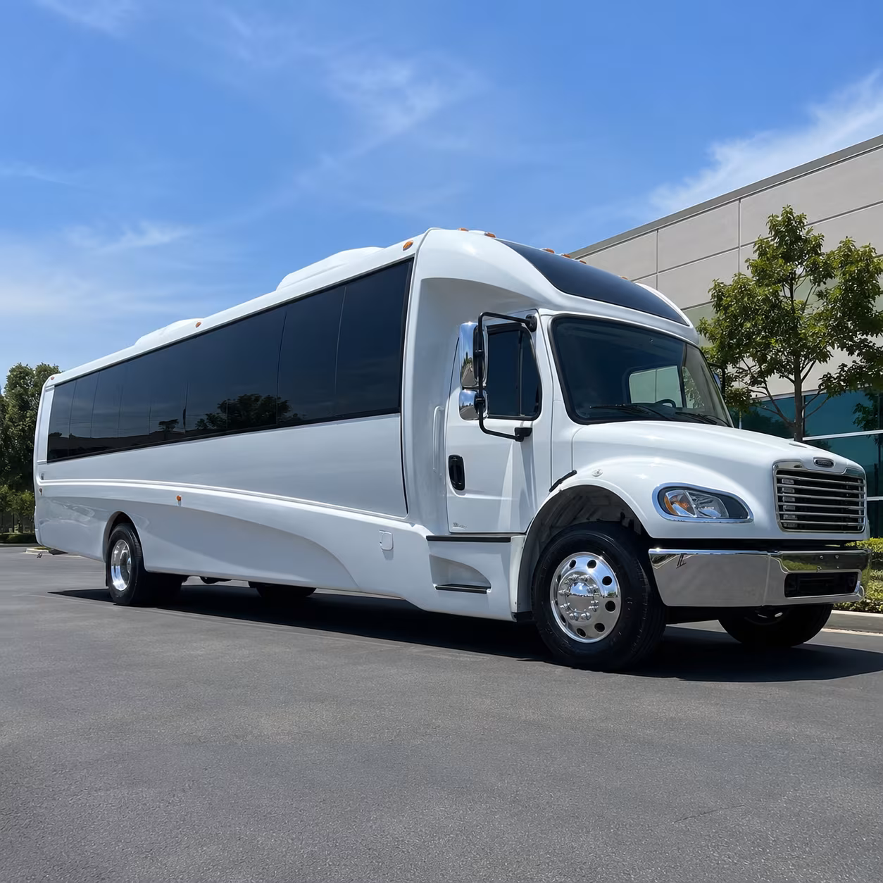 novi 20 passenger minibus