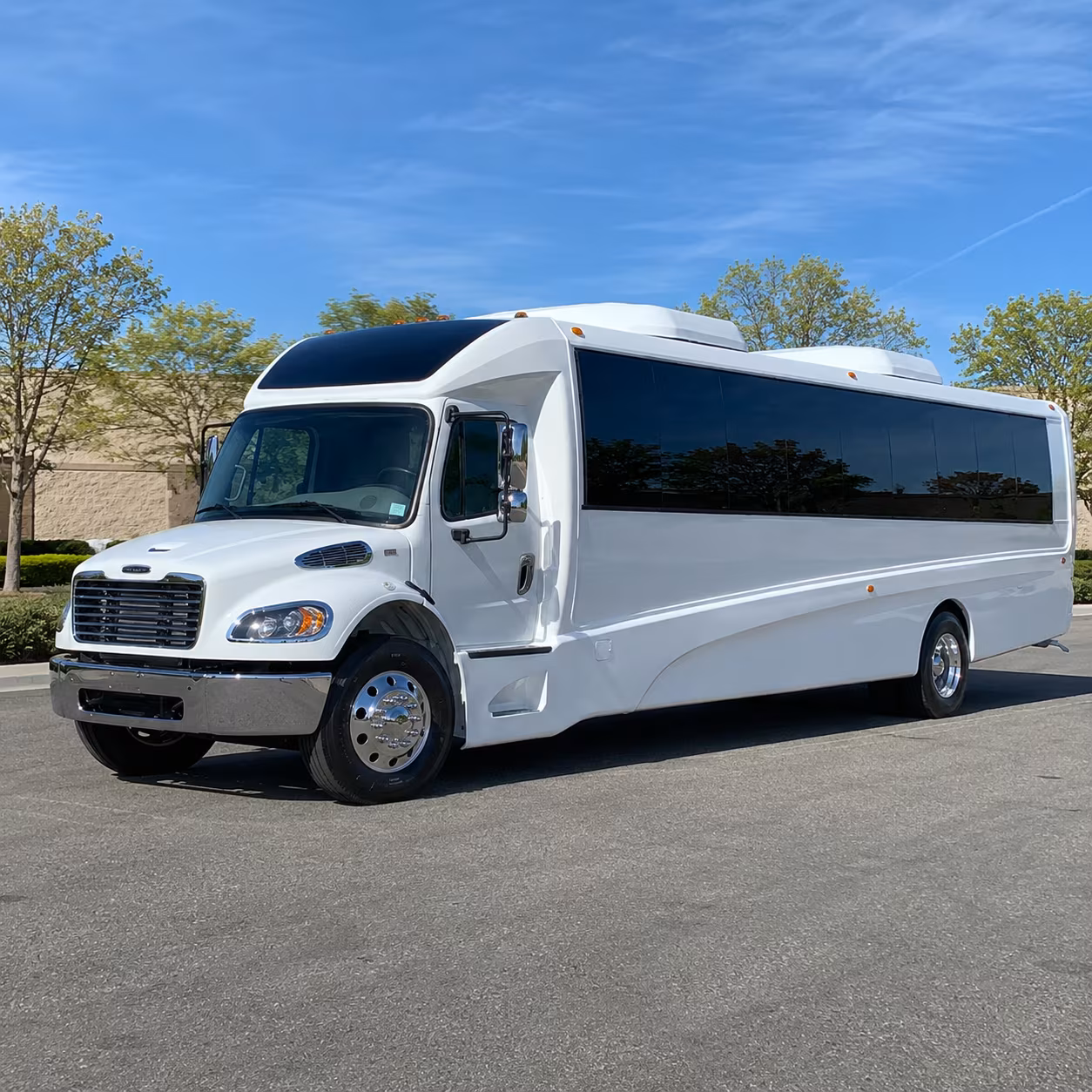 novi 25 passenger minibus