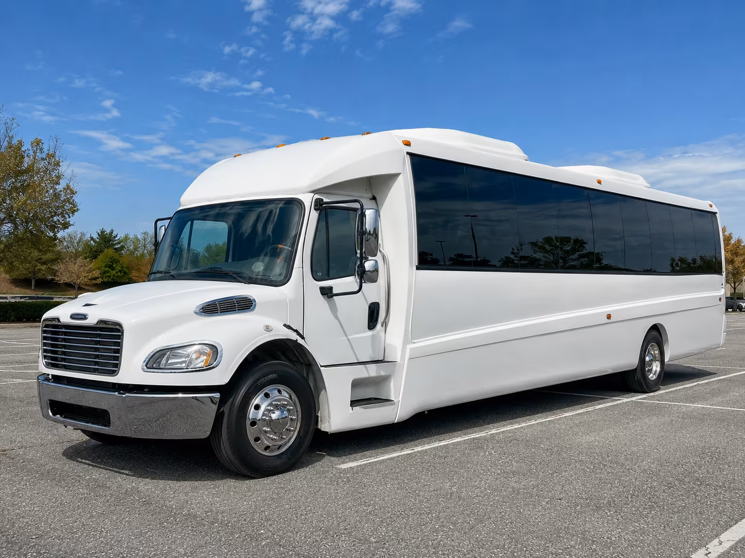 novi 30 passenger party bus