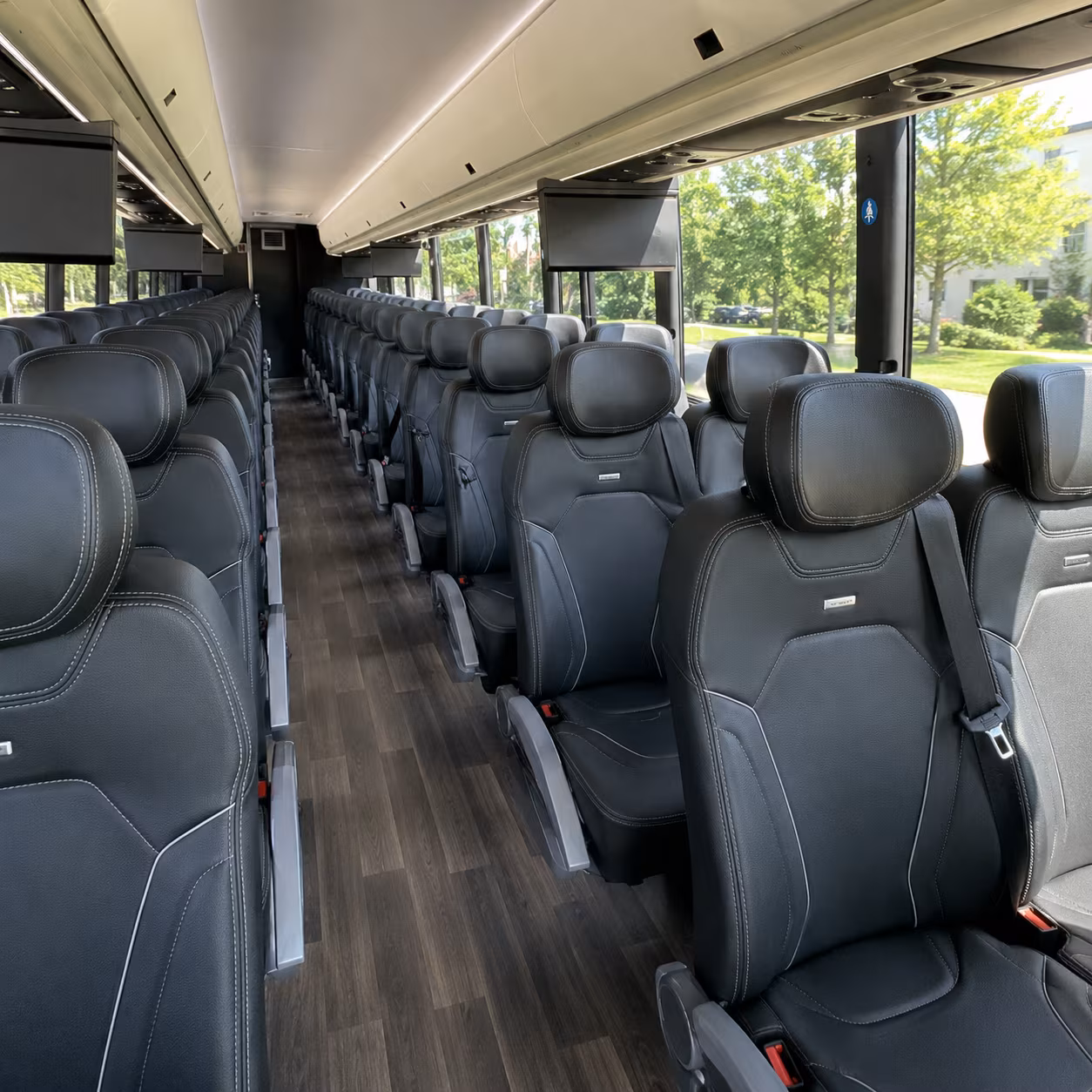 out of state charter bus rentals from novi for corporate and group travel