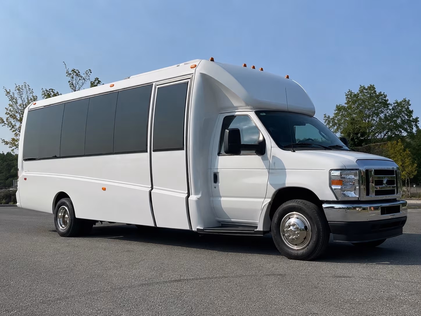 party bus rentals for novi area proms at suburban collection showplace