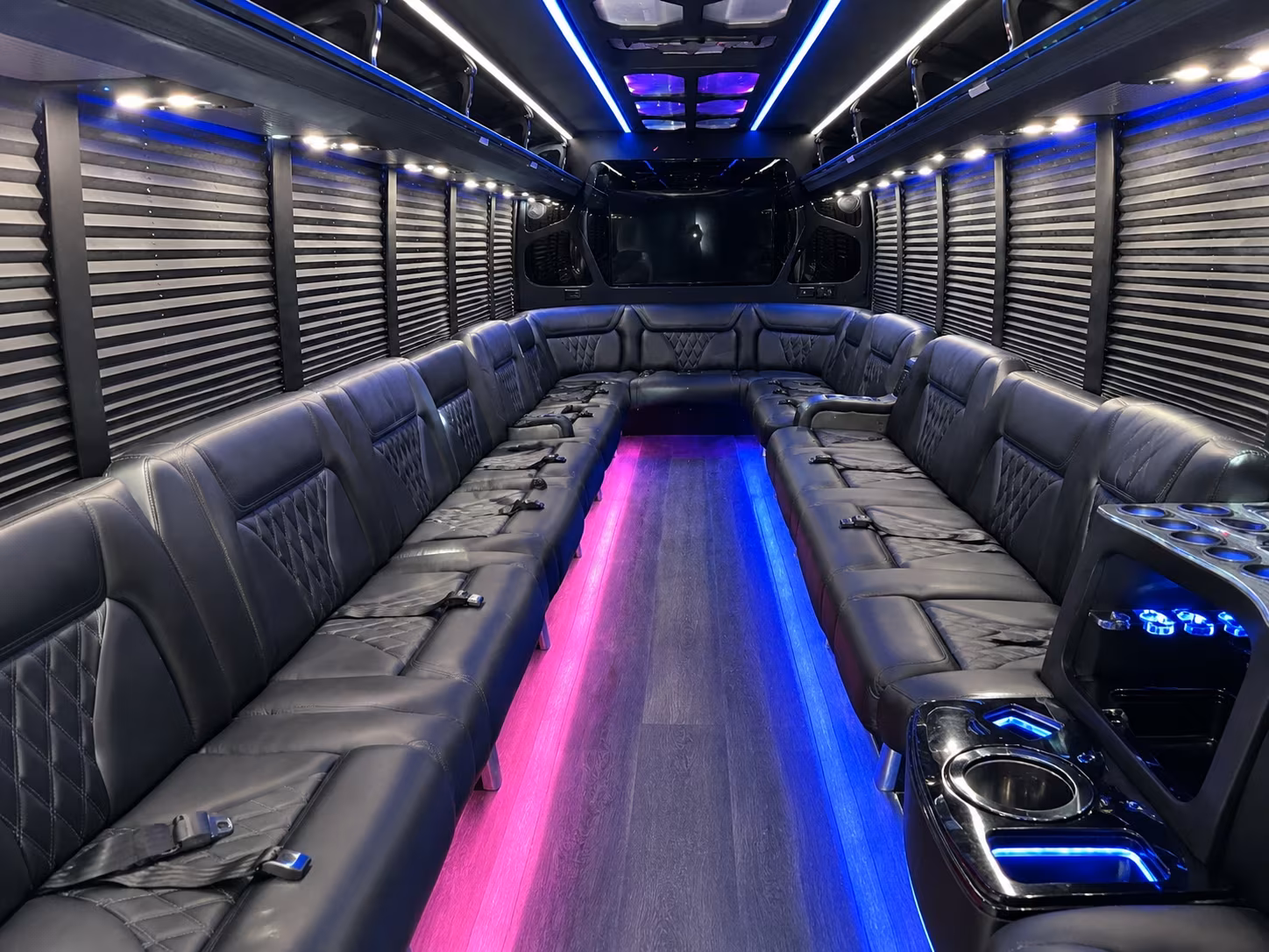 party buses to detroit red wings and pistons games at little caesars arena